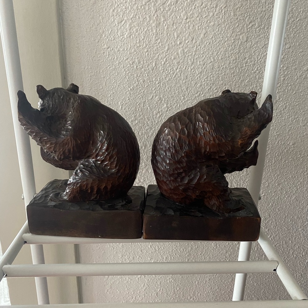 Hand carved Bear Bookends - Picture 4 of 4